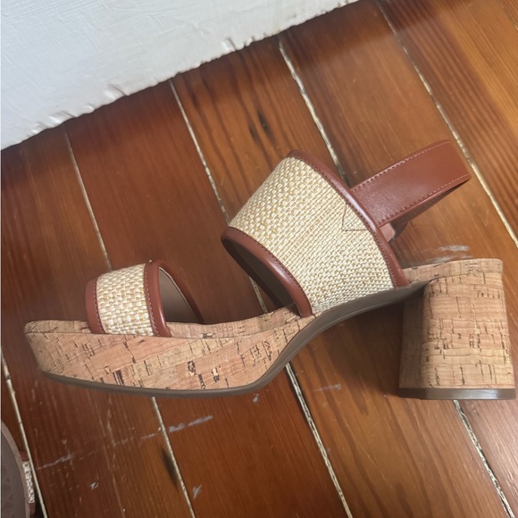 AEROSOLES NWOB “Camera Platform Heeled Sandals” Sz 9 - Picture 8 of 13